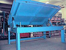 Tilting table