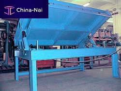 Tilting table