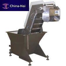 Feed hopper VMK50liftingfor fishwith belt conveyor