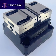 Machine vise pneumaticself-centering