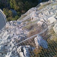 Rockfall barrier fixedwire meshplastic