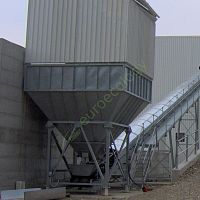 Feed hopper conveying