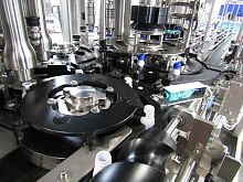 Automatic filling machine bottlecapping machinefor containers
