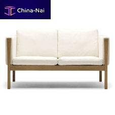 Contemporary sofa CH162leatherwhiteby Hans J. Wegner