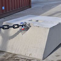 Dock anchoring system