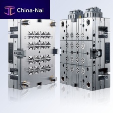 Medical device manufacturing injection molding machine HOT RUNNER