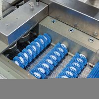 Automatic feeder packaging machine
