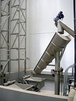 Skip hoist
