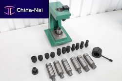Centering tool