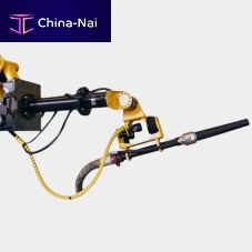 Concrete spraying machine